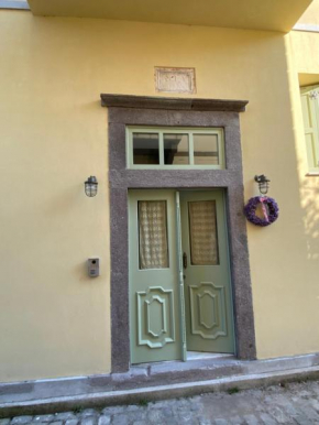 Διαμέρισμα σε ανακαινισμένο αρχοντικό 19ου αιώνα, κέντρο Μύρινας
